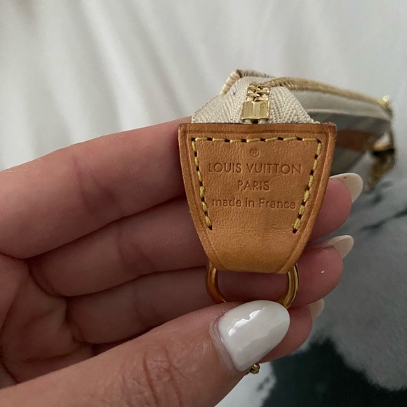 Louis Vuitton Pochette - Picture 4 of 6